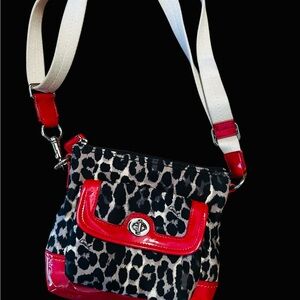 Leopard w Red Trim Crossbody Fashion Bag Camera Adjustable. Super Clean
